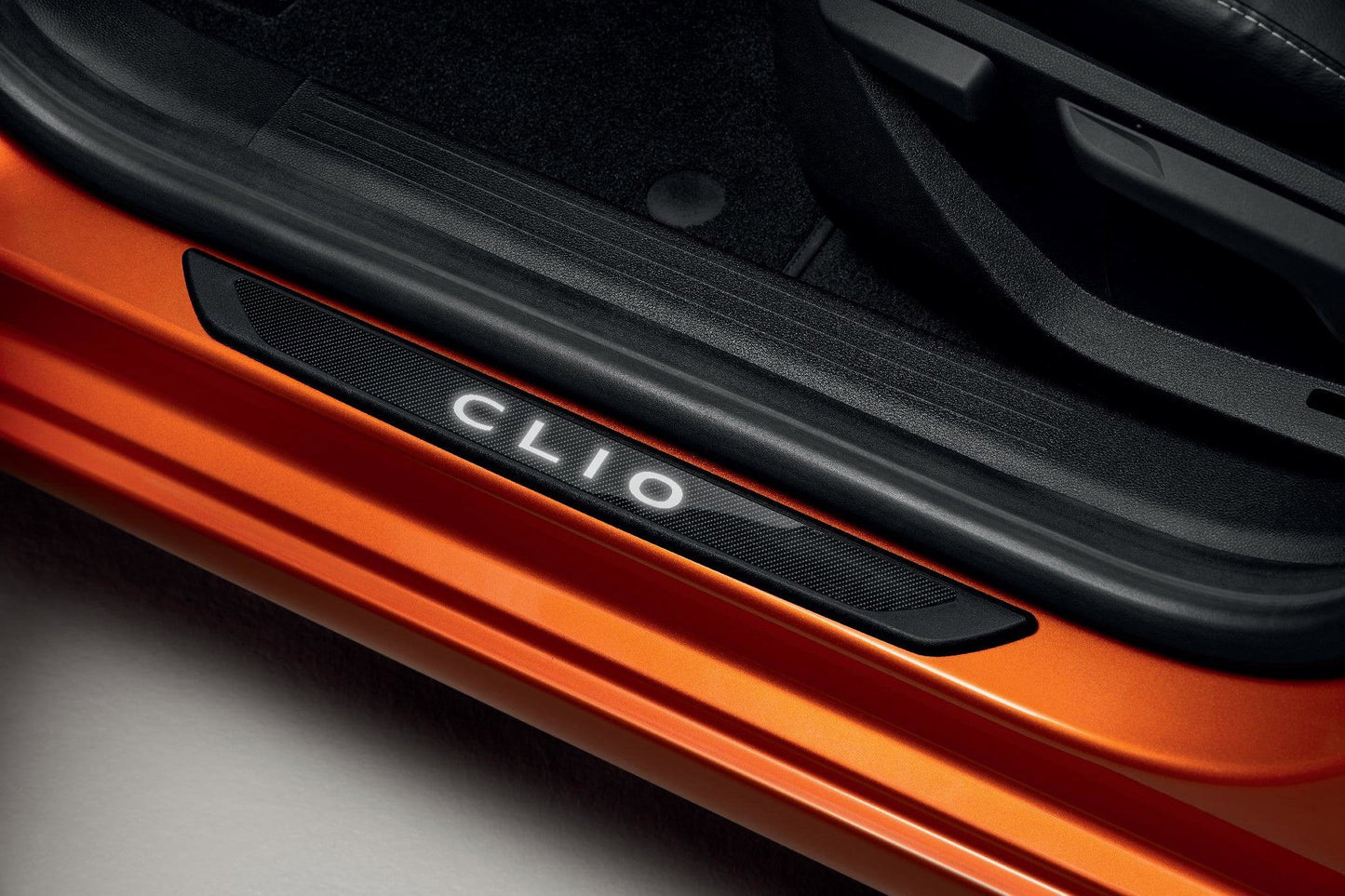 Clio V Illuminated Door Sill Protectors