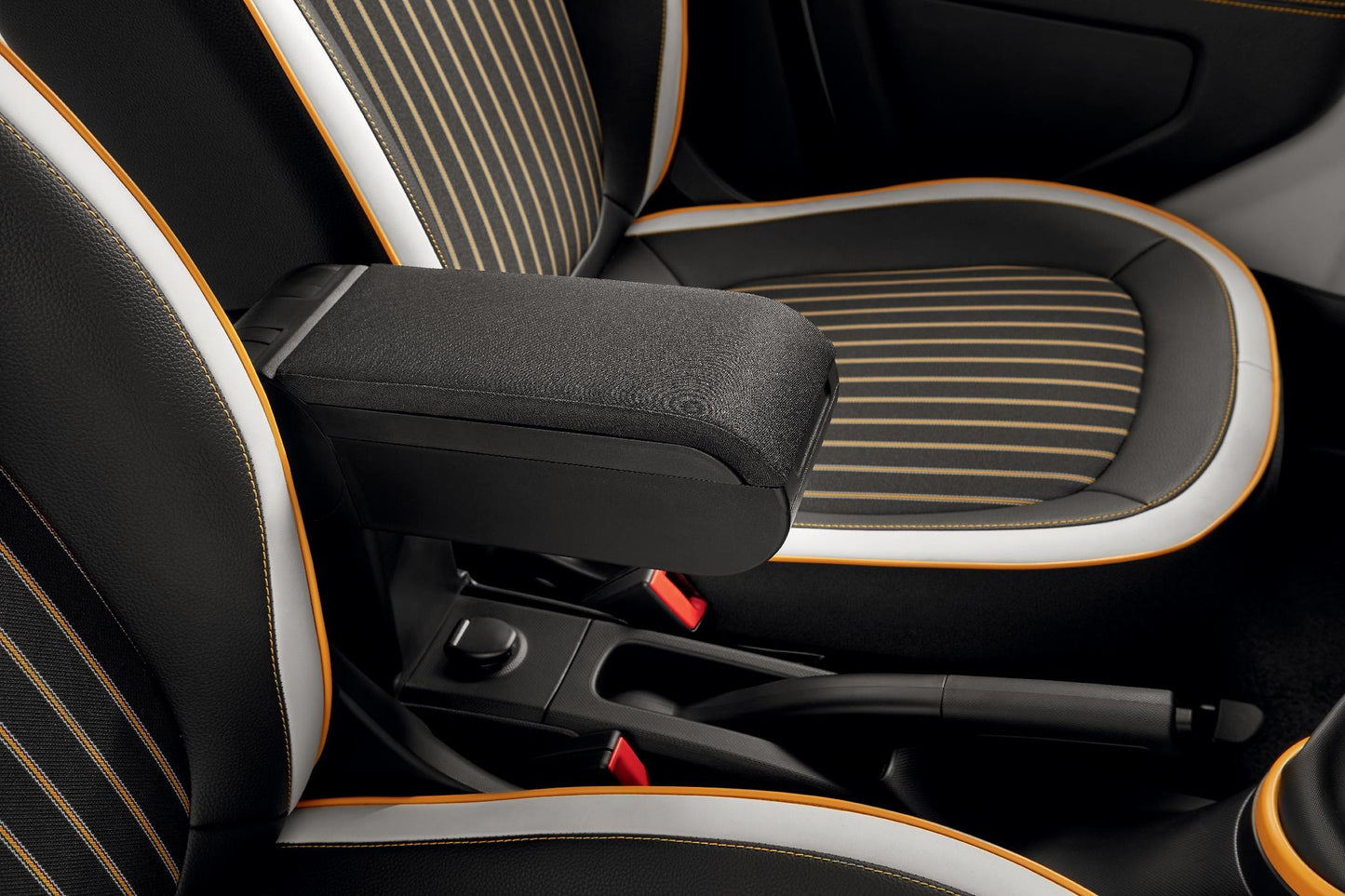 FRONT ARMREST