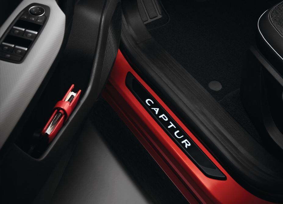 Captur II Illuminated Door Sill Protectors