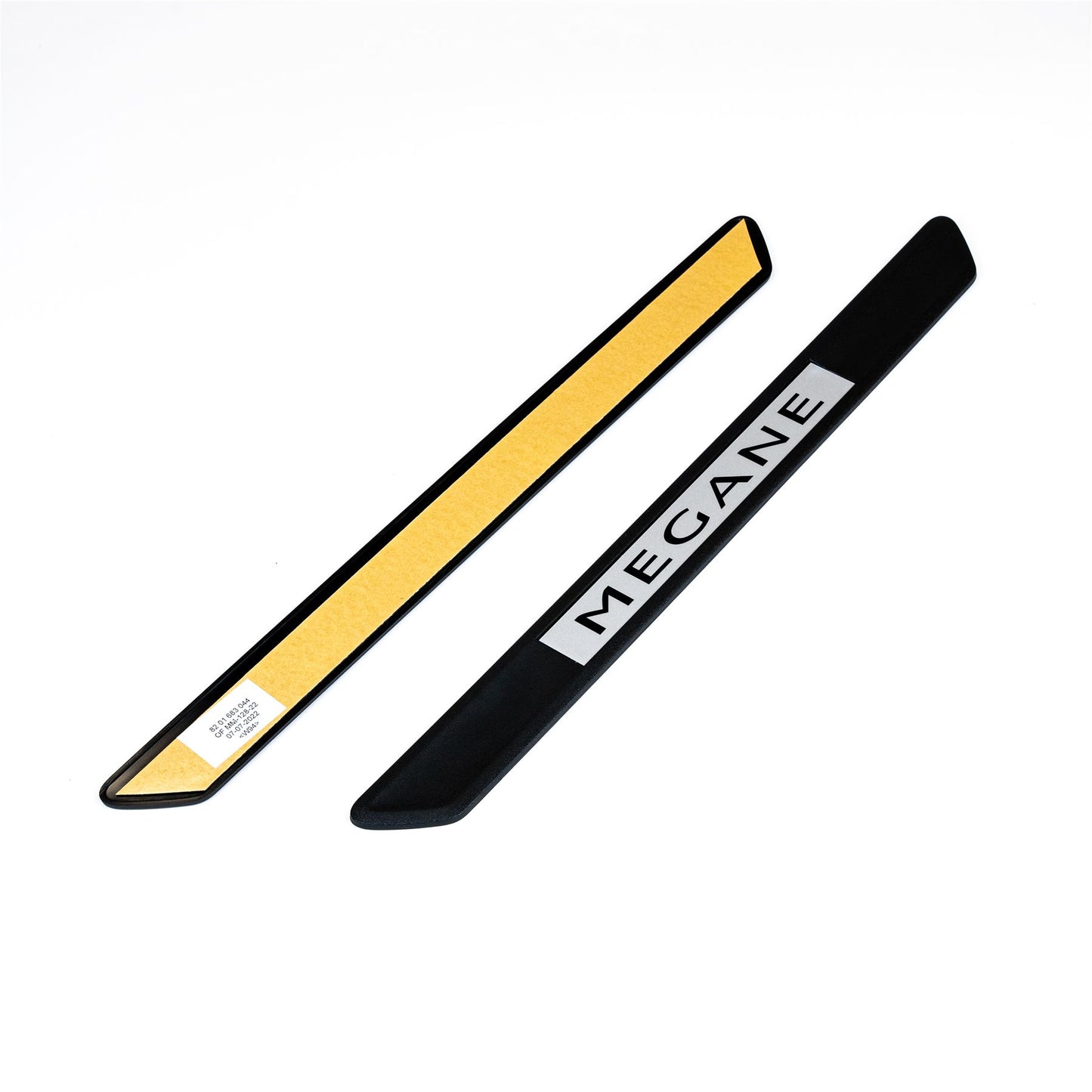 Megane IV Front Door Sill Protectors: Texture Black