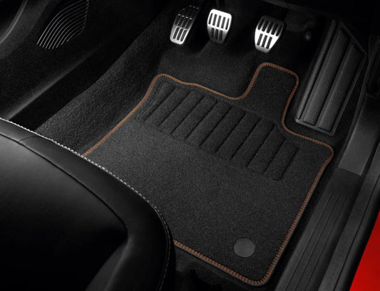 Captur II Phase1 Floor Mats: Premium Textile, Orange Accents